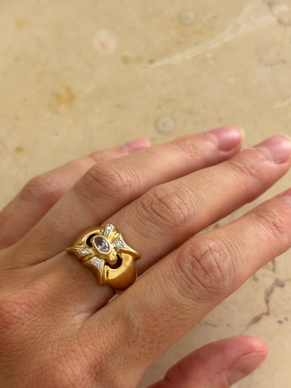 Bow Ring close-up