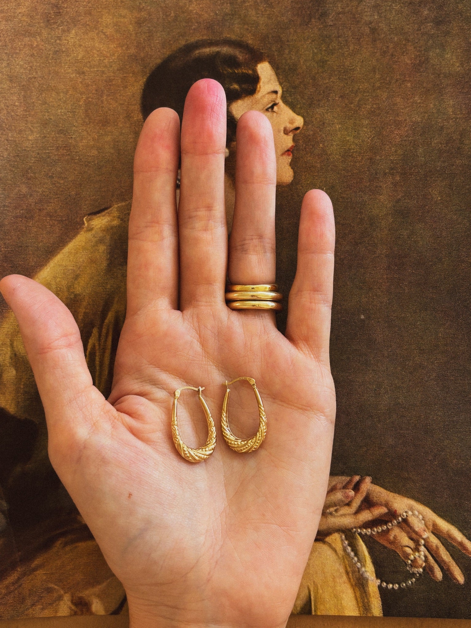 Textured Oval Hoops